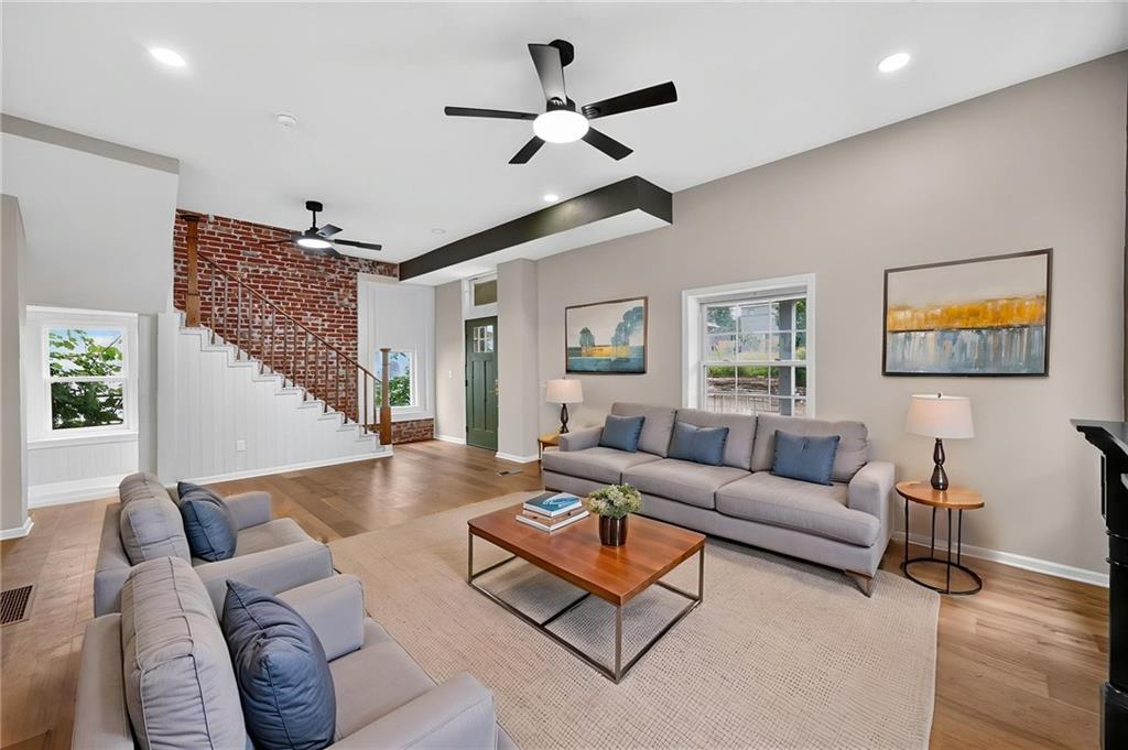 Listing Photo MLS #HMS2633373