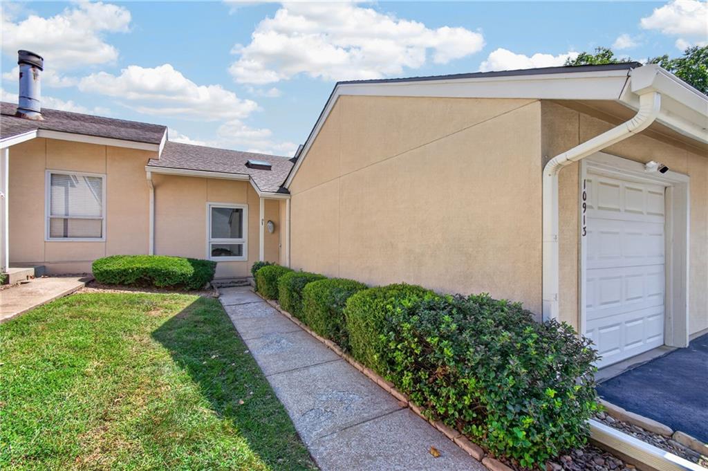 Listing Photo MLS #HMS2633944