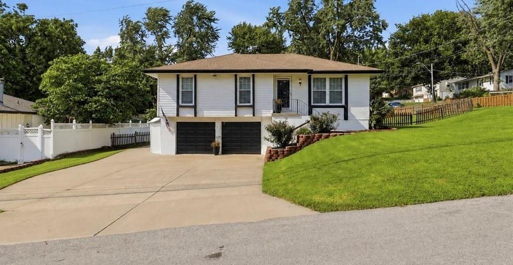 Listing Photo MLS #HMS2634100