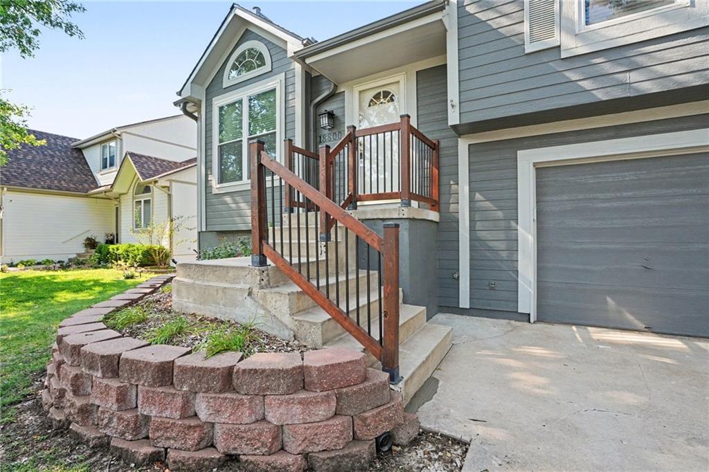 Listing Photo MLS #HMS2635103