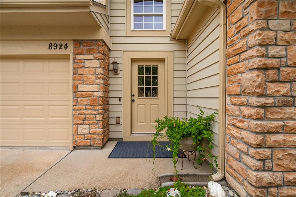 Listing Photo MLS #HMS2642713
