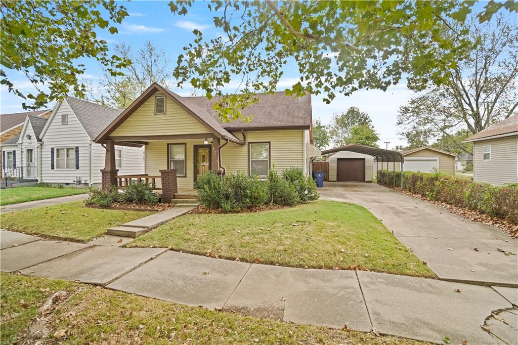 Listing Photo MLS #HMS2643021