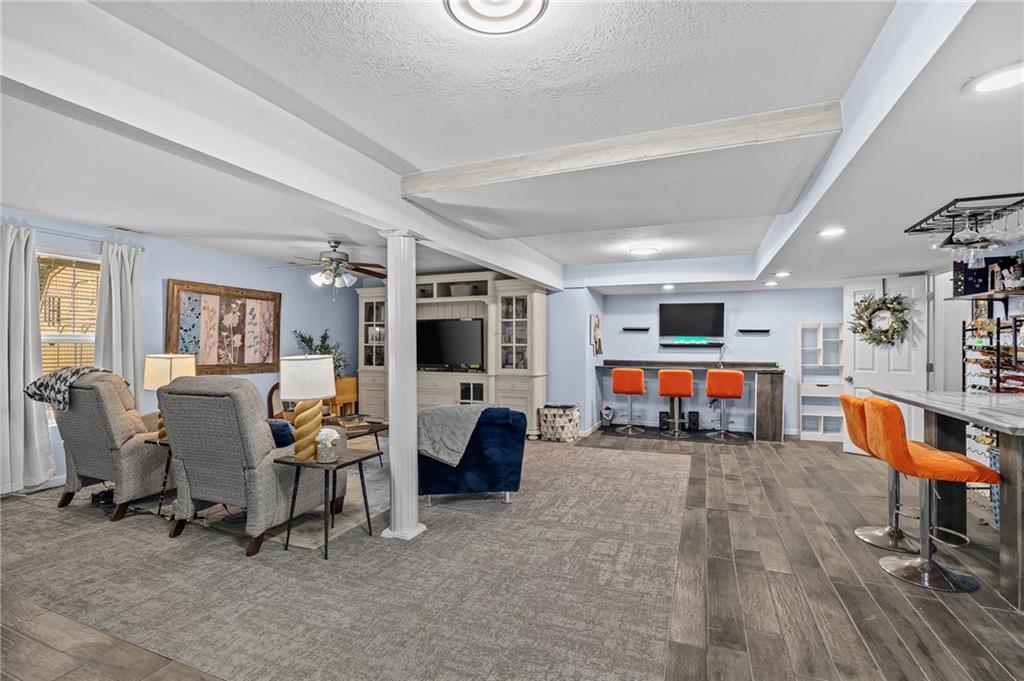 Listing Photo MLS #HMS2643916