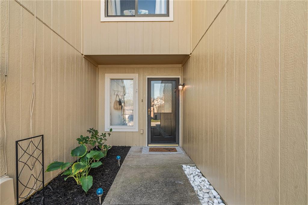 Listing Photo MLS #HMS2648119